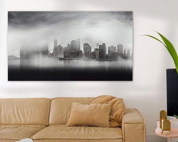 Zwart-wit foto van een stadssilhouet in de mist met wolkenkrabbers New York City van Animaflora PicsStock