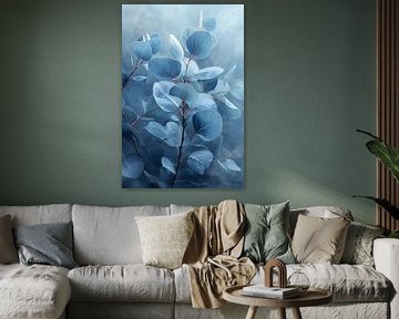 Elegantes blaues Eukalyptusblatt im minimalistischen Stil von Art & Soul Creations