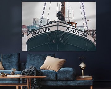 De boeg van het schip Zwartewater Amsterdam van scheepskijkerhavenfotografie