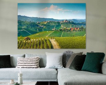 Langhe wijngaarden landschap en Castiglione Falletto. van Stefano Orazzini