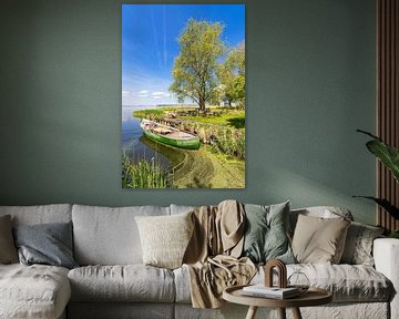 Vissersboot op het Achterwasser bij Warthe op het eiland Usedom van Rico Ködder