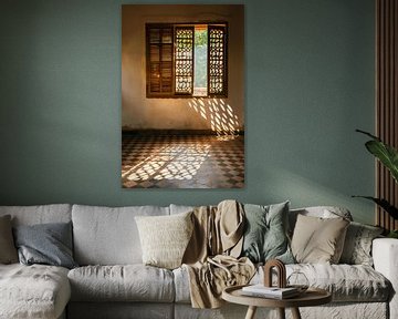 Zonneschaduwen - spel van lichtstralen van Poster Art Shop