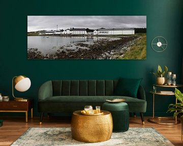 Laphroaig distillery by Jasper van der Meij