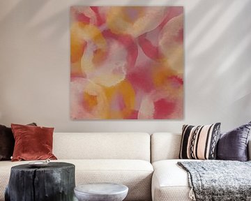 Abstracte aquarelvormen in geel en roze. van Dina Dankers