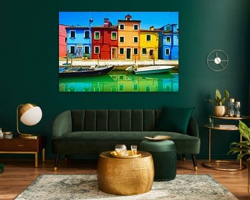 Kleurrijke huizen en boten op het eiland Burano, Italië van Stefano Orazzini