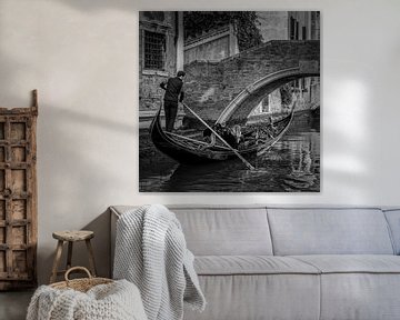 Italië in vierkant zwart wit, Venetie - Gondola! van Teun Ruijters