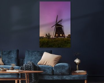 Noorderlicht in Nederlands landschap (molen) van Lisa Groothuis