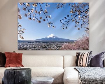 Fantastisch uitzicht op de berg Fuji in kersenbloesem van Melanie Viola