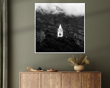 Sao Vicente, Madeira  kerk in zwart wit van Ton van den Boogaard