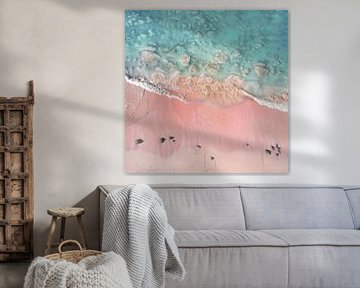 Plage de sable rose vue du ciel sur Poster Art Shop
