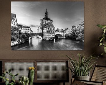 Oud stadhuis in Bamberg bij nacht - monochroom van Werner Dieterich