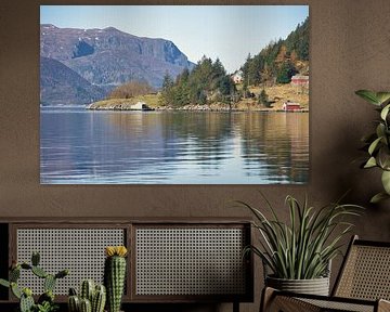 Fjord en Norvège avec un ciel bleu sur Martin Köbsch