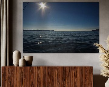 Fjord en Norvège avec un ciel bleu sur Martin Köbsch