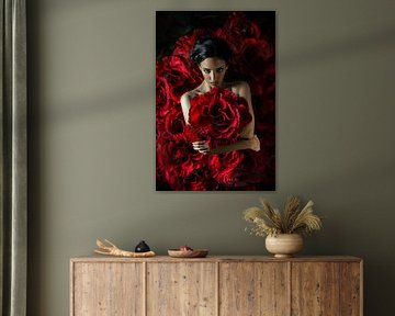 Frau mit Rosen