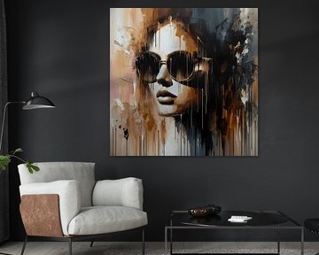 Woman with sunglasses