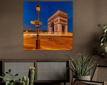 Traces of light at the Arc de Triomphe by Markus Lange