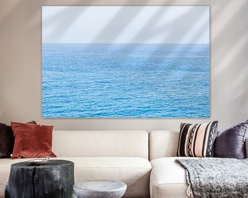 Helder blauw water aan de Italiaanse kust in Apulië van Photolovers reisfotografie