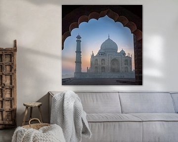 Taj Mahal in the morning van Ton van den Boogaard