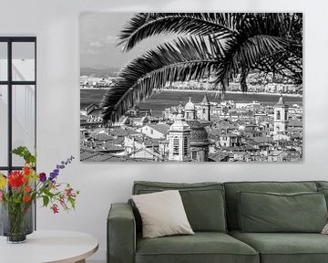 Oude stad van Nice aan de Côte d'Azur - monochroom van Werner Dieterich