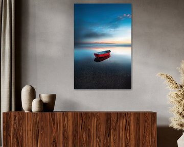 Bateau solitaire, océan calme