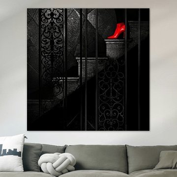 Elegant Steps - Rote Absätze tanzen auf schwarzen Schirmen