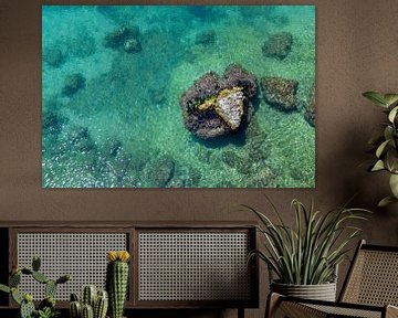 Schitteringen op de zee bij Siracusa, Sicilië van Marianne Eggink - Fotografie en digitale kunst