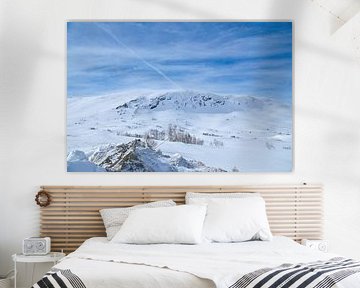 Noors hooggebergte, besneeuwde bergen en landschap
