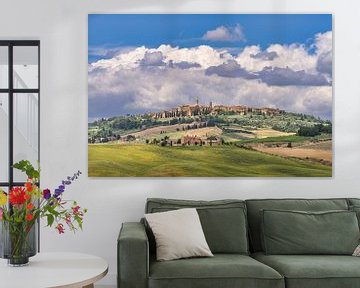 Italië Toscane met het dorpje Pienza van eric van der eijk