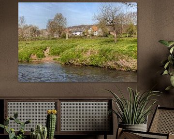 Fachwerkhäuser und der Fluss Geul bei Mechelen in Südlimburg