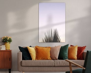 Pastel paarse zonsondergang met een palmboom in Italië van Photolovers reisfotografie