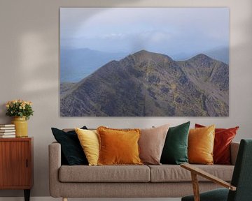View from Carrauntoohil of Carrantuohill (Iers-Gaelisch: Corrán Tuathail) Ierland van Marcel Kerdijk