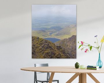 View from Carrauntoohil of Carrantuohill (Iers-Gaelisch: Corrán Tuathail) Ierland van Marcel Kerdijk