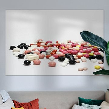 Assortiment gekleurde pillen von Judith Robben