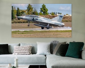 Landende Griekse Dassault Mirage 2000. van Jaap van den Berg