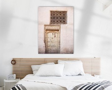 Vintage romantische Tür Marrakesch mit vielen Details ton-sur-ton von raisa haveman