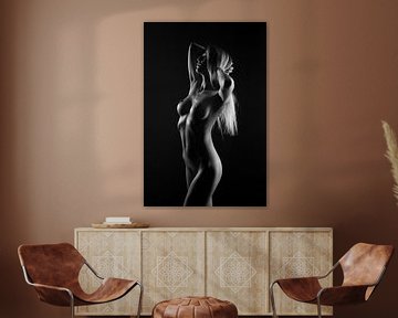 Art nude in low-key black and white by Arjan Groot