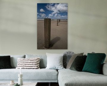 Objektivkugel am Strandpfahl der Nordsee