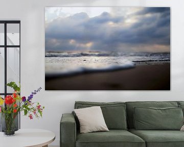 Noorzeestrand bij Egmond aan Zee op een stormachtige dag van Dan Photo Shaman