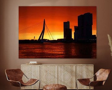 Oranje lucht in Rotterdam van Michel van Kooten