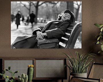 Slapende vrouw op een bankje in het park van Poster Art Shop