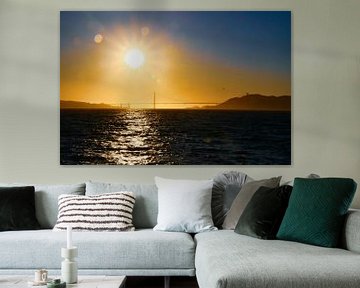 GOLDEN MOMENT, SUNSET OVER THE GOLDEN GATE BRIDGE