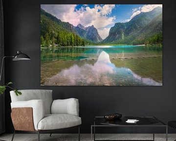 Landschap van het Dobbiaco meer in de Dolomieten, Italië van Stefano Orazzini