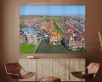 Luchtfoto van historisch Enkhuizen aan het IJsselmeer in Nederland van Eye on You