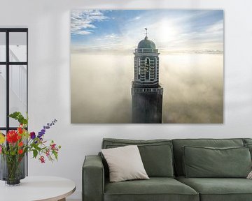 Peperbus kerktoren in Zwolle boven de mist van Sjoerd van der Wal Fotografie