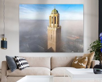 Peperbus kerktoren in Zwolle boven de mist van Sjoerd van der Wal Fotografie