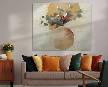 Abstract stilleven  - Vaas met eucalyptus tak - Japandi/Wabi Sabi stijl van Studio Pieternel