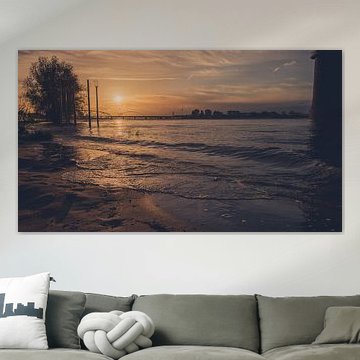 Waal bij avond by Marty Brands