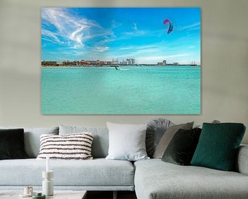 Kitesurfen am Palm Beach auf Aruba im Karibischen Meer von Eye on You