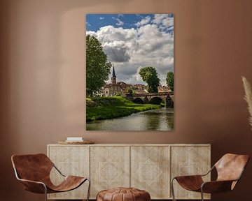 Uitzicht op het dorp Mirecourt in de Vogezen - Frankrijk