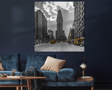 New York - Flatiron Building and Yellow Cabs van Tux Photography